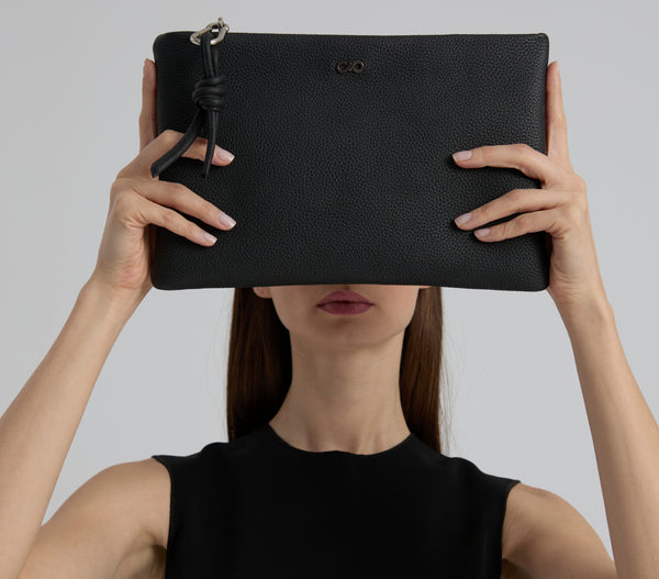 Icon Clutch Black