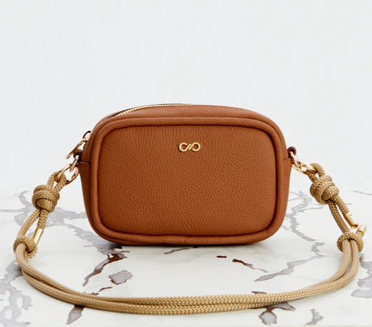 Sandy Camera Caramel